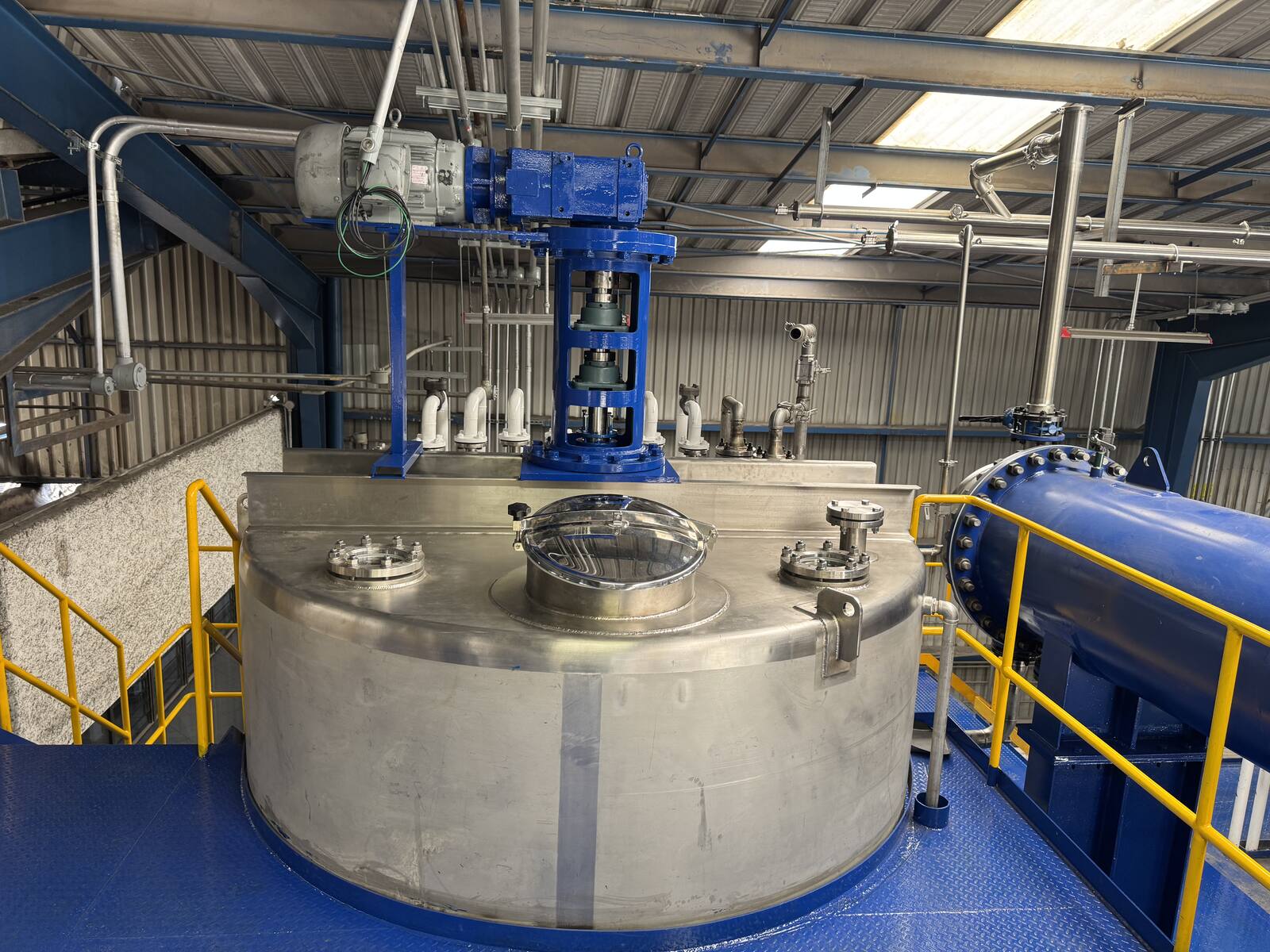 Reactor 0, tanque de premulsión y condensador de gases · foto 7