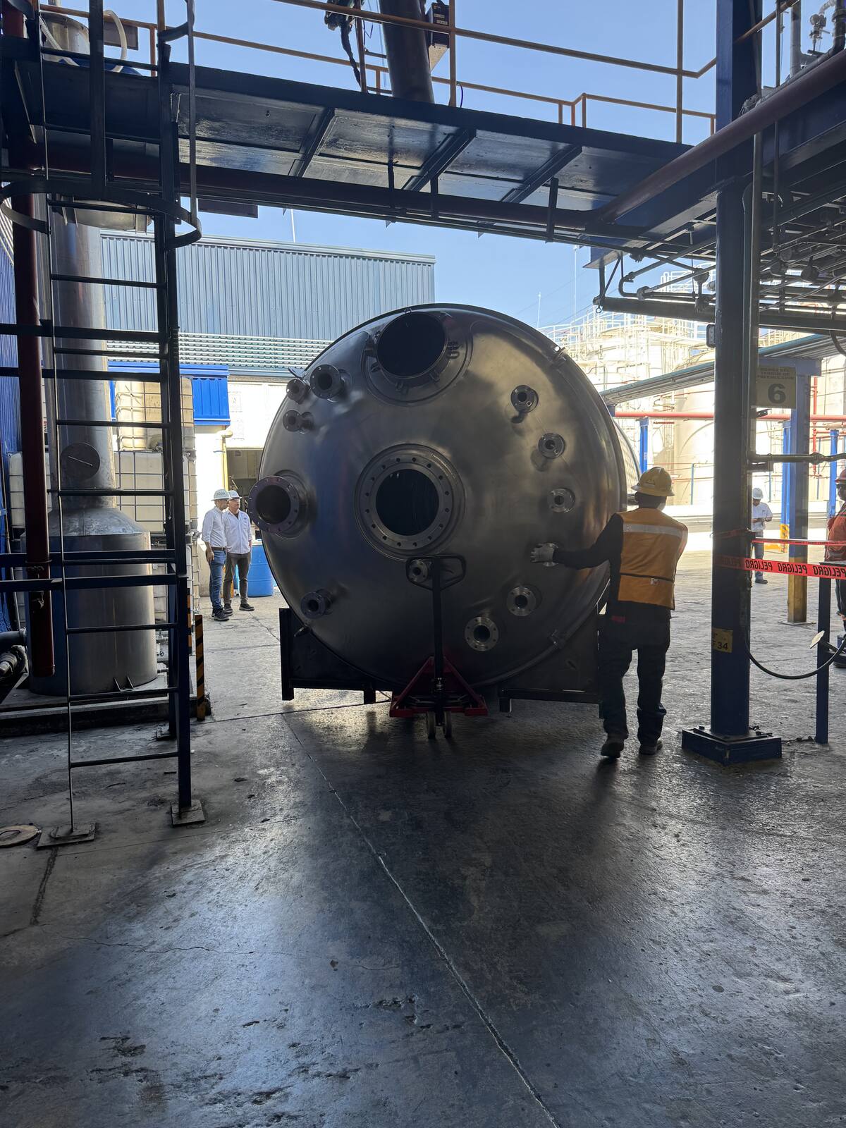 Reactor 0, tanque de premulsión y condensador de gases · foto 20